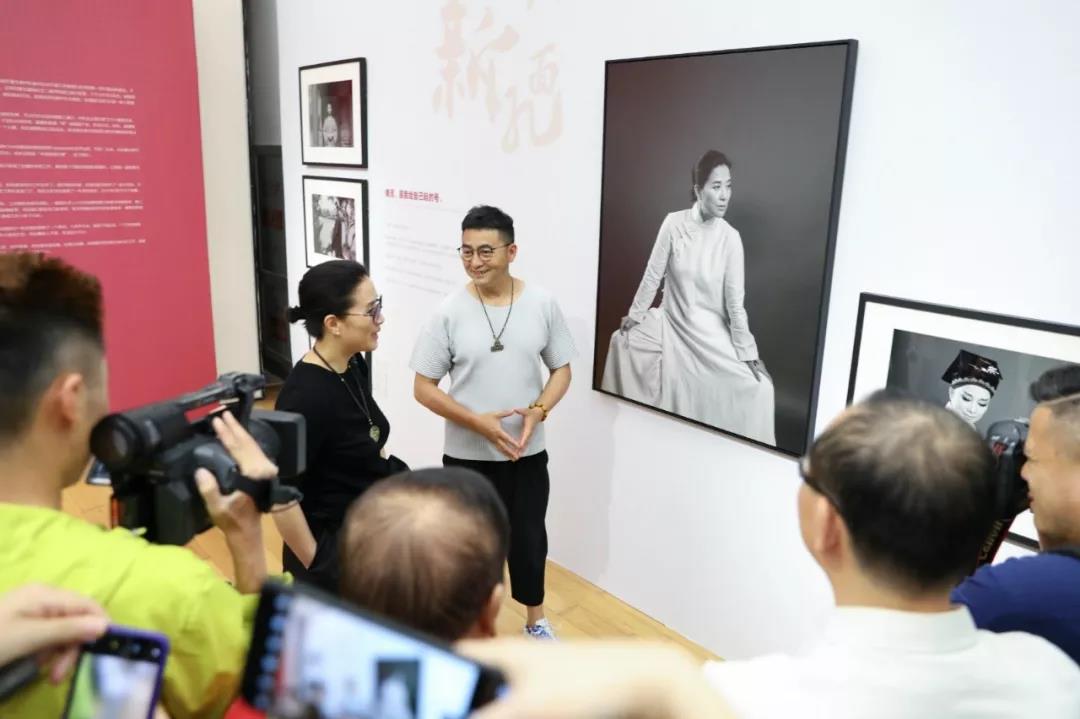 时隔一载，美好再续，2121非凡地产&amp;amp;amp;肖全荆门新面庞摄影展温情启幕